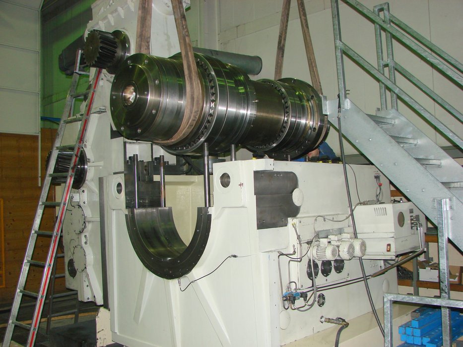 NSK replaces spindle bearings on large surface wheel lathe